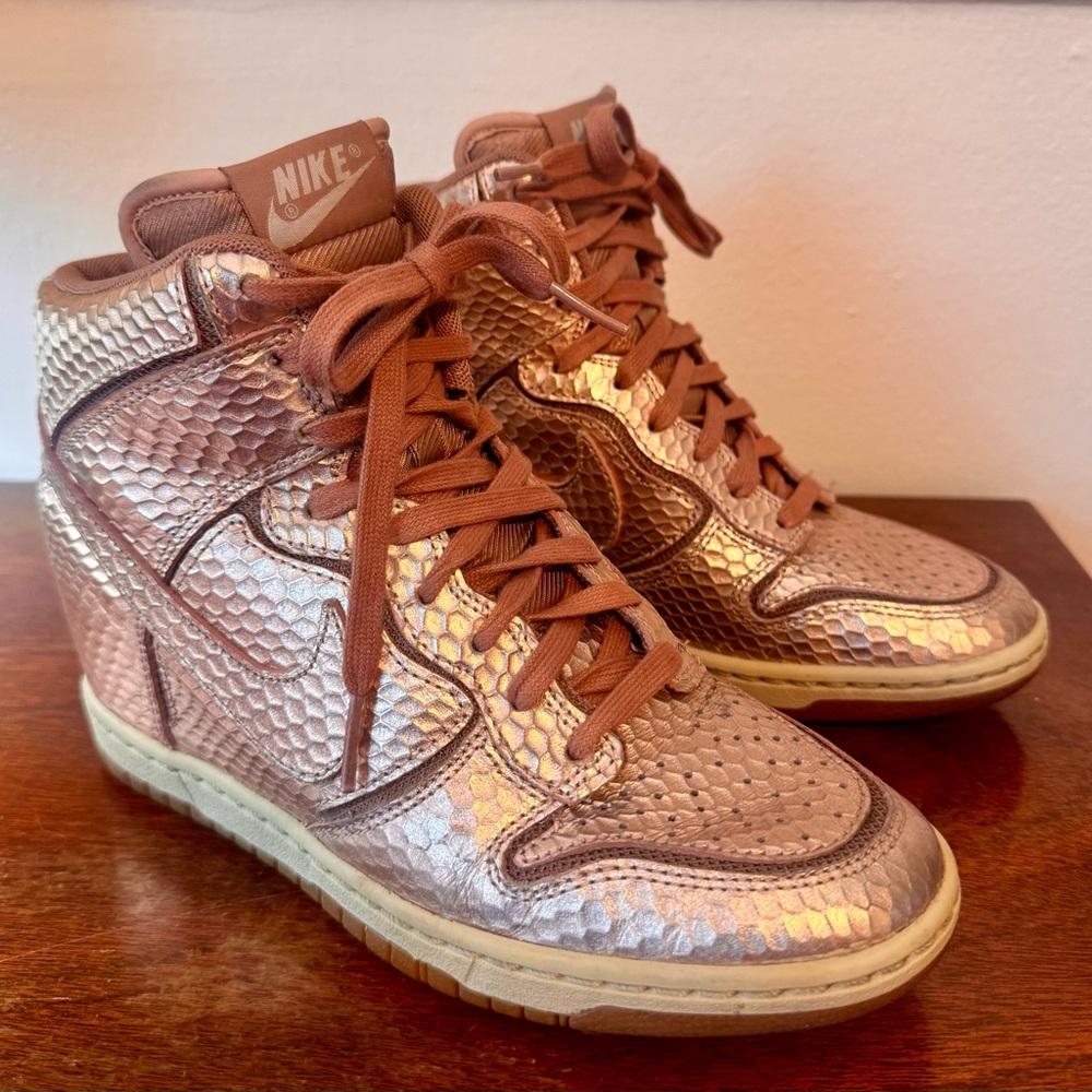 Nike Sky Hi Dunk Wedge High Top Sneakers – Rose Gold Snake – Size 6